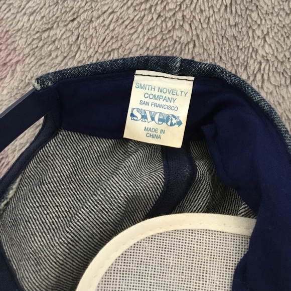 SnapBack novelty hat 🧢 - Picture 5 of 8